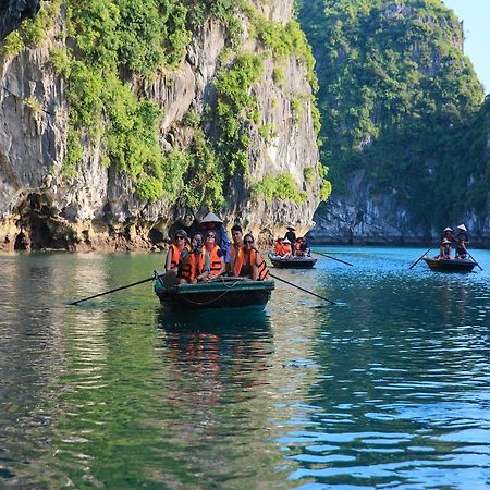 Marguerite Junk Hotel Ha Long Bagian luar foto