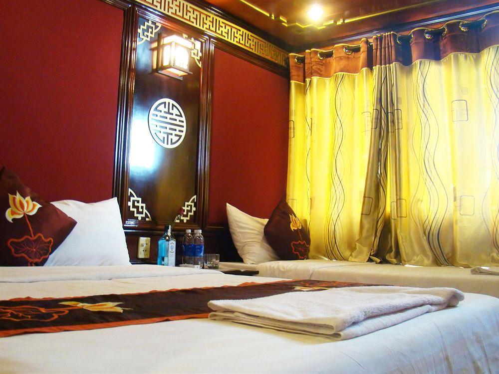 Marguerite Junk Hotel Ha Long Bagian luar foto