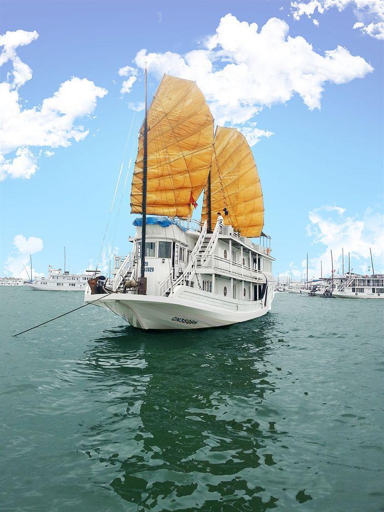 Marguerite Junk Hotel Ha Long Bagian luar foto
