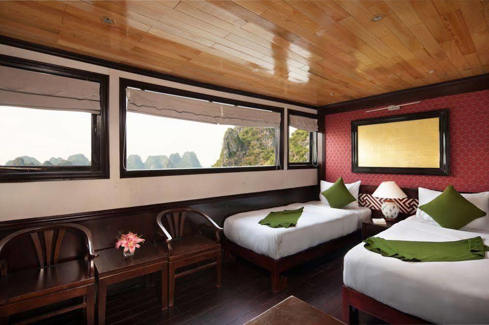 Marguerite Junk Hotel Ha Long Bagian luar foto