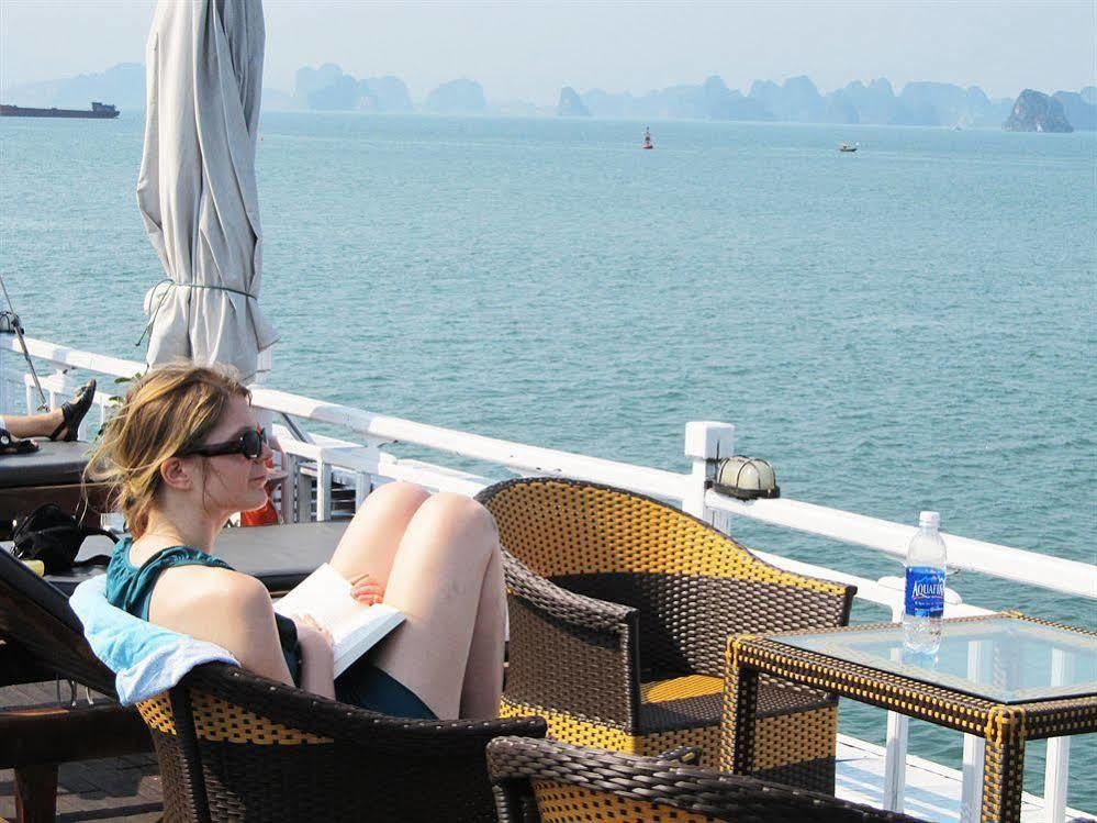 Marguerite Junk Hotel Ha Long Bagian luar foto